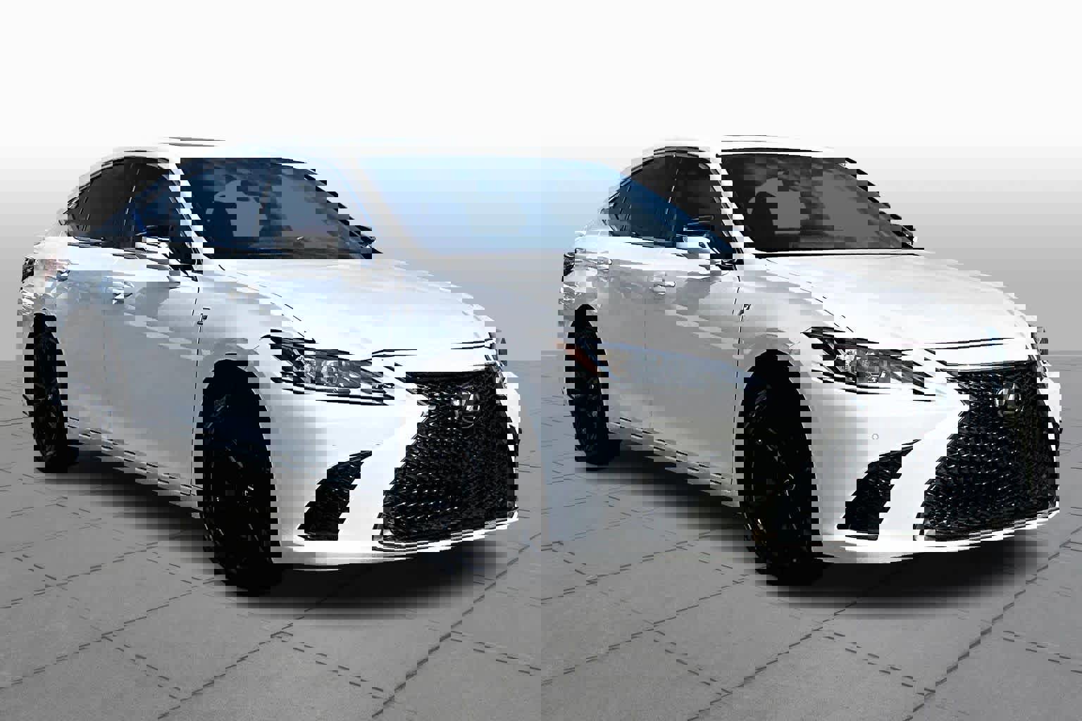 Used 2023 Lexus ES 350 F Sport w/ Accessory Package (Z2) image 3