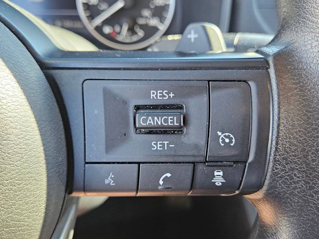 Used 2024 Nissan Rogue S image 22