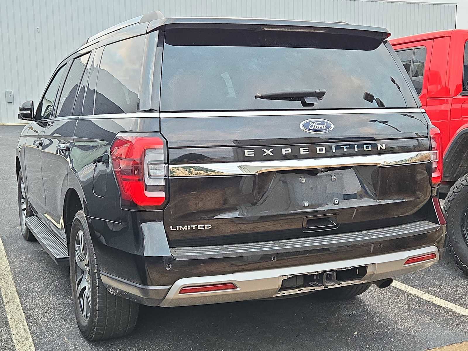 Used 2024 Ford Expedition Limited image 4