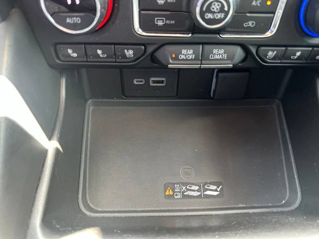 Used 2021 Chevrolet Suburban Premier w/ Premium Package AWD/4WD image 31