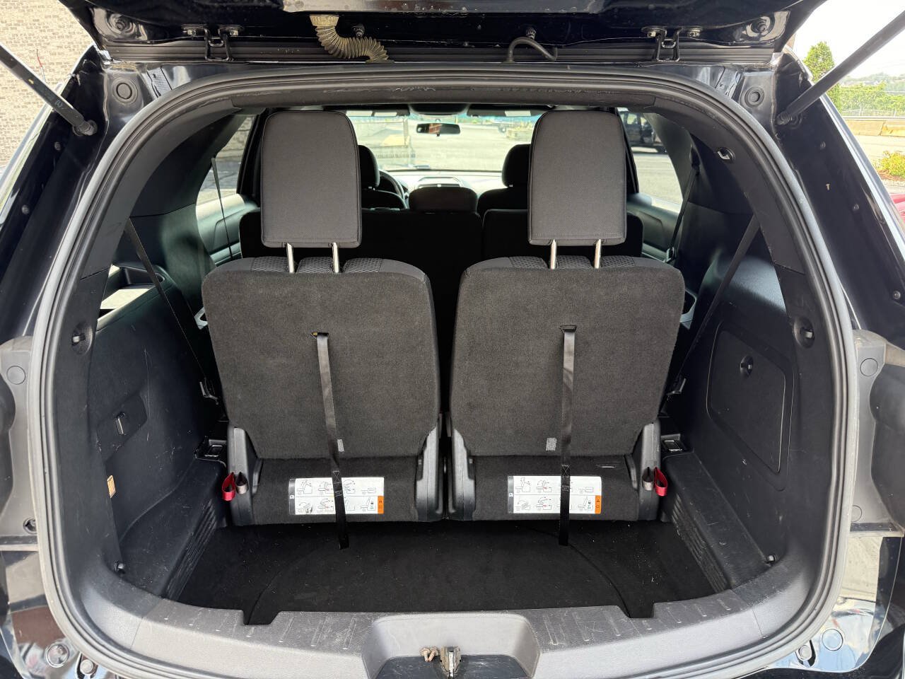 Used 2017 Ford Explorer XLT AWD/4WD image 16