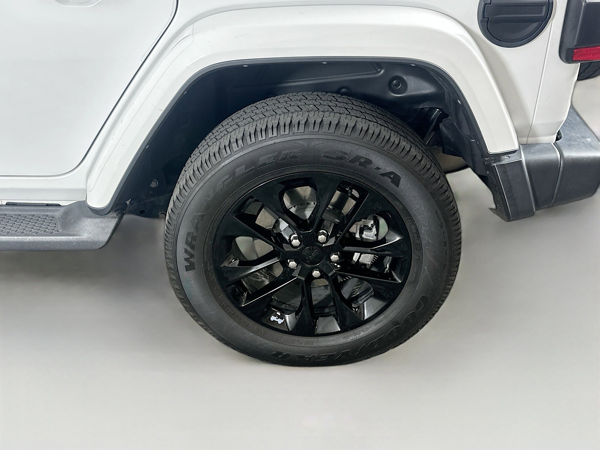 Used 2021 Jeep Wrangler Sahara image 11