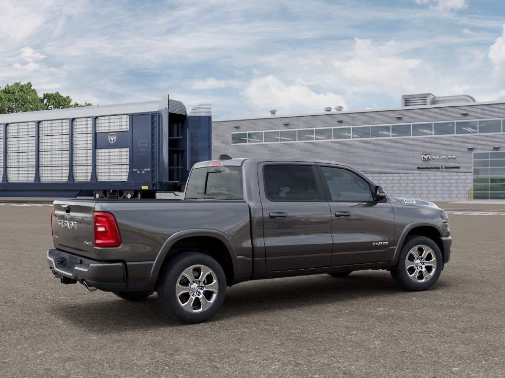 New 2027 RAM 1500 4x4 Crew Cab image 4