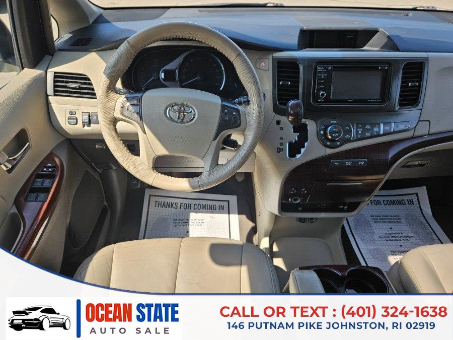 Used 2014 Toyota Sienna XLE w/ Entertainment Package FWD image 17