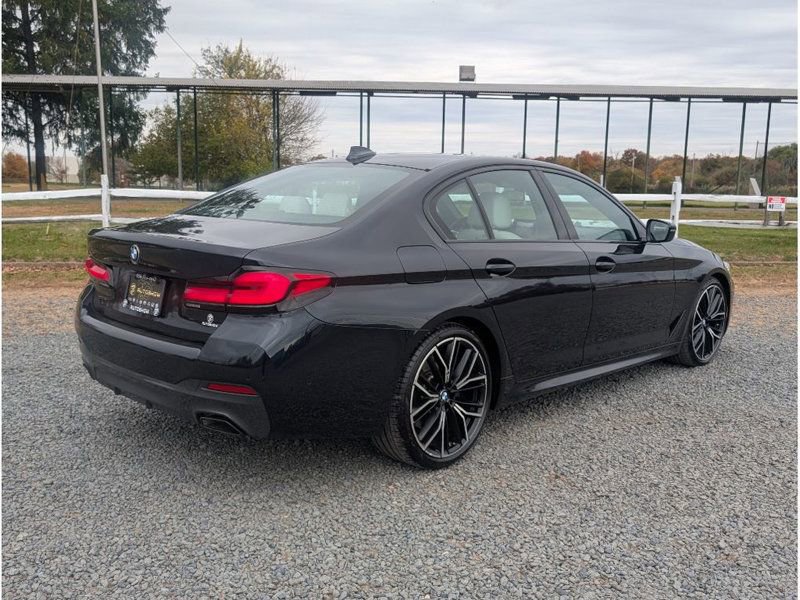 Used 2022 BMW 530i xDrive w/ M Sport Package image 7