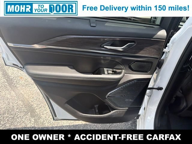 Used 2023 Jeep Grand Cherokee Overland w/ Advanced Protech Group III AWD/4WD image 34