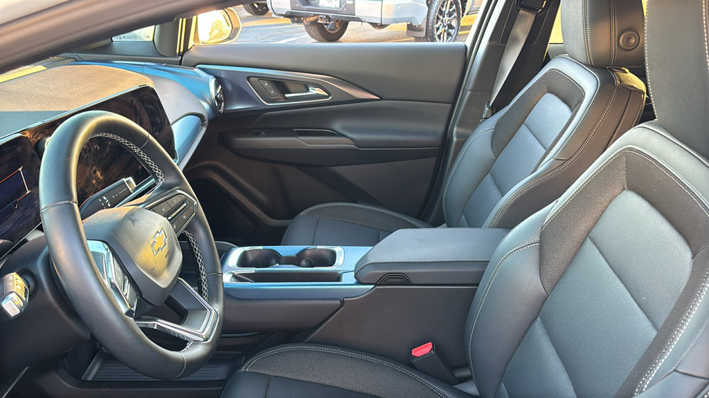 Used 2024 Chevrolet Equinox EV LT FWD image 24