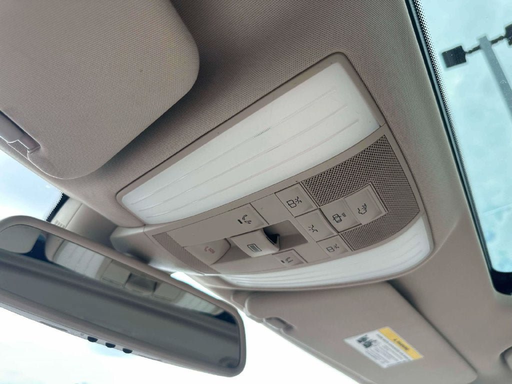 Used 2014 Mercedes-Benz E 350 4MATIC Sedan image 30