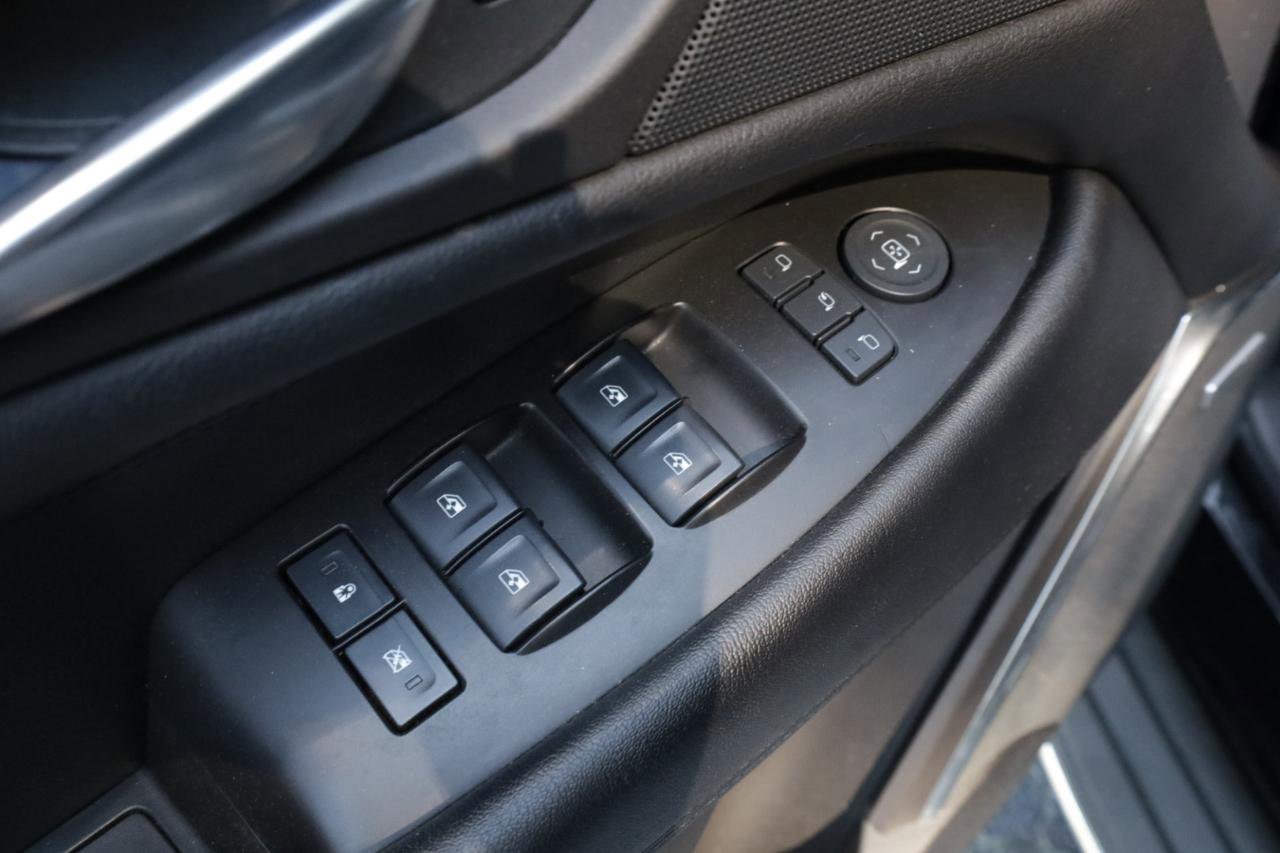 Used 2016 Cadillac Escalade Luxury image 38