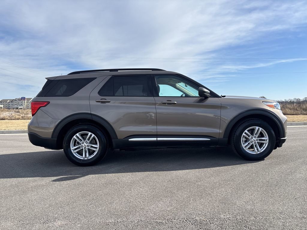 Used 2021 Ford Explorer XLT image 6
