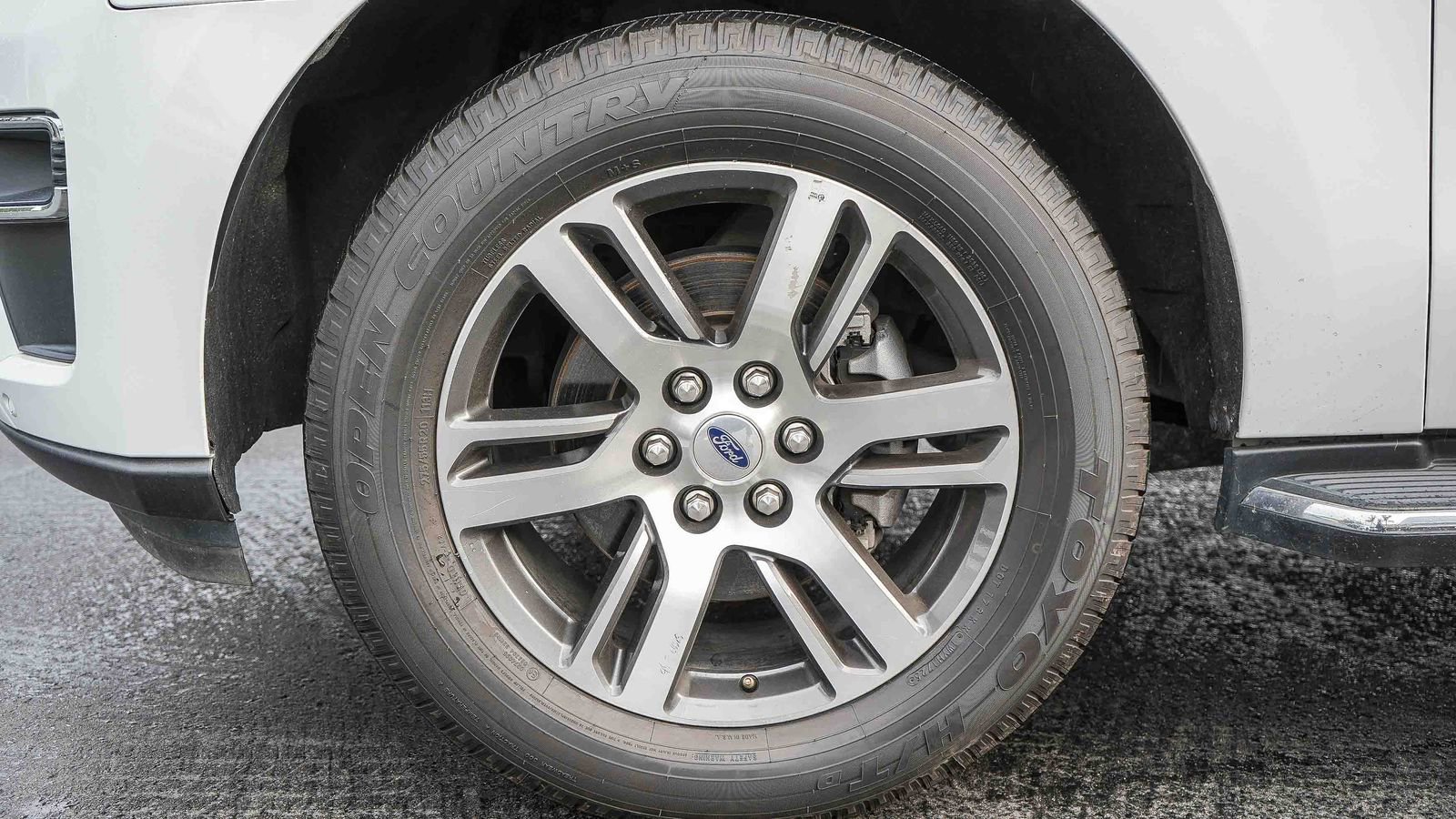 Used 2023 Ford Expedition Limited image 11