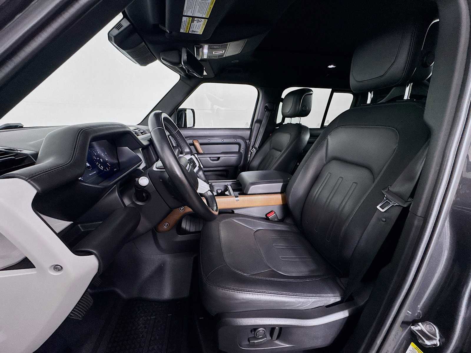 Certified 2022 Land Rover Defender 110 X-Dynamic HSE image 11