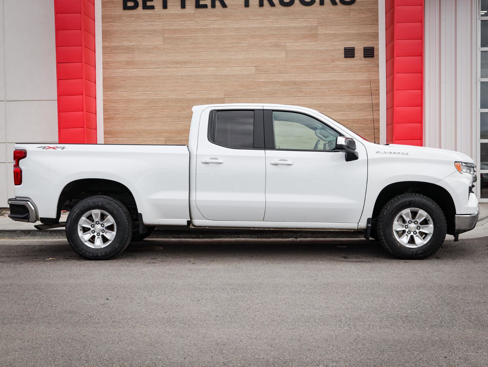 Used 2022 Chevrolet Silverado 1500 LT w/ Protection Package image 2