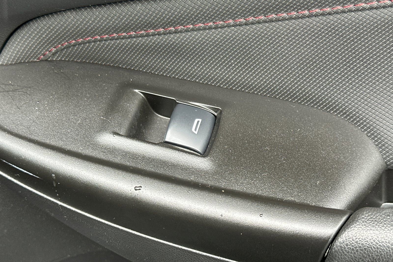 Used 2023 Chevrolet TrailBlazer RS w/ Sun and Liftgate Package image 22