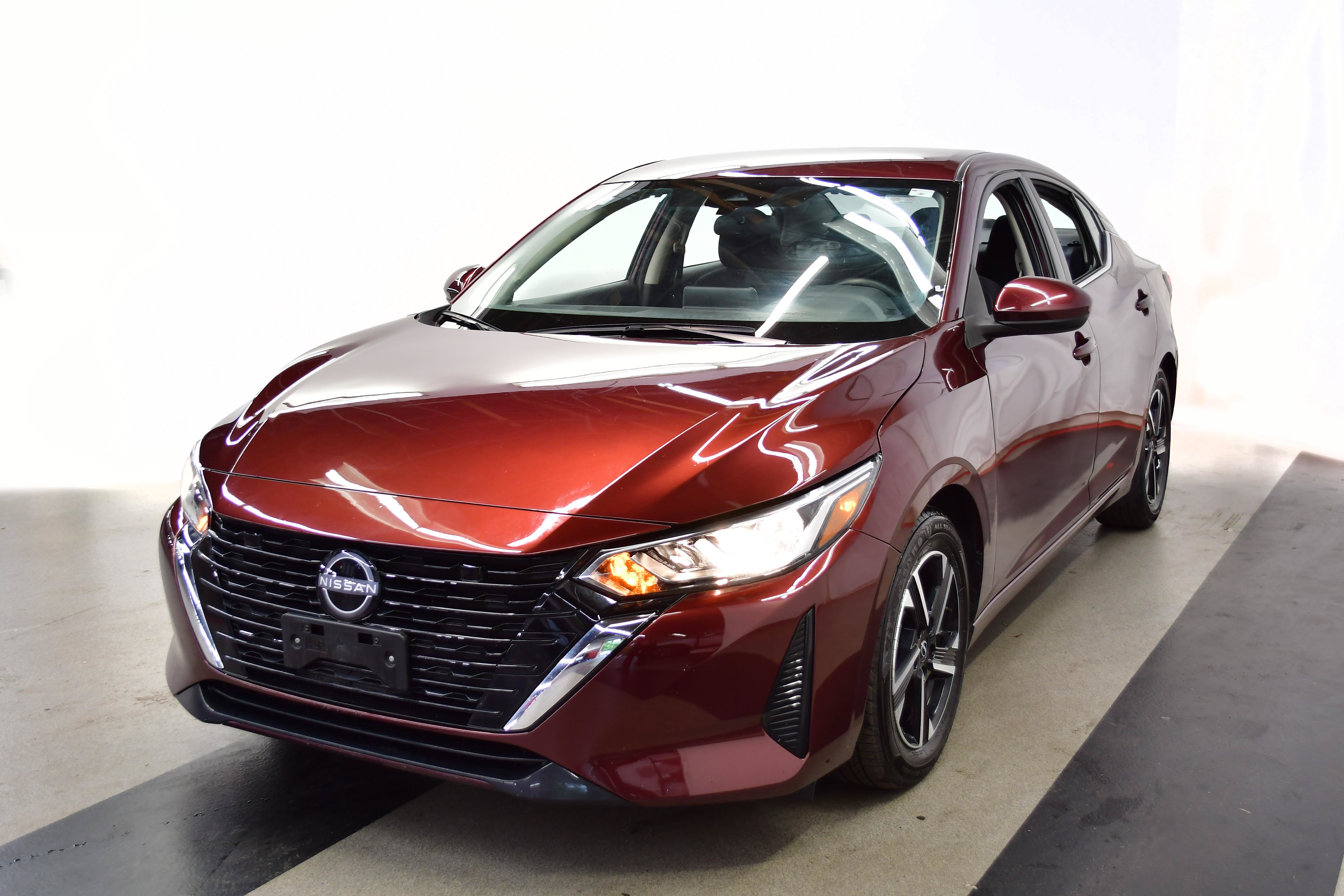 Used 2025 Nissan Sentra SV FWD image 4