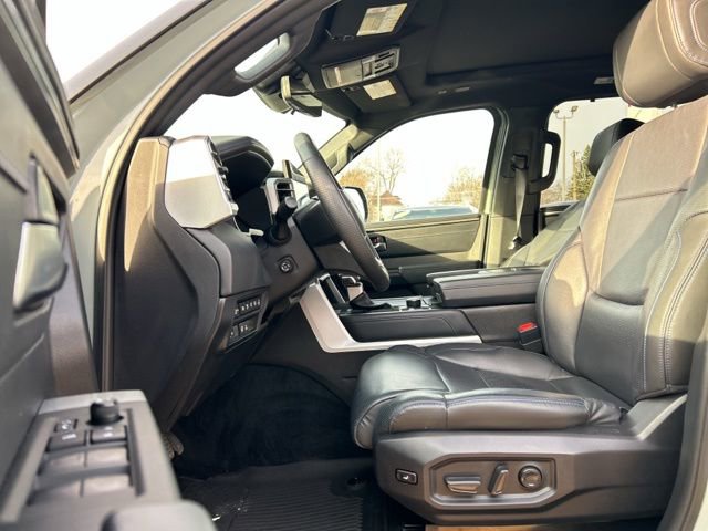 Used 2024 Toyota Sequoia Platinum image 38