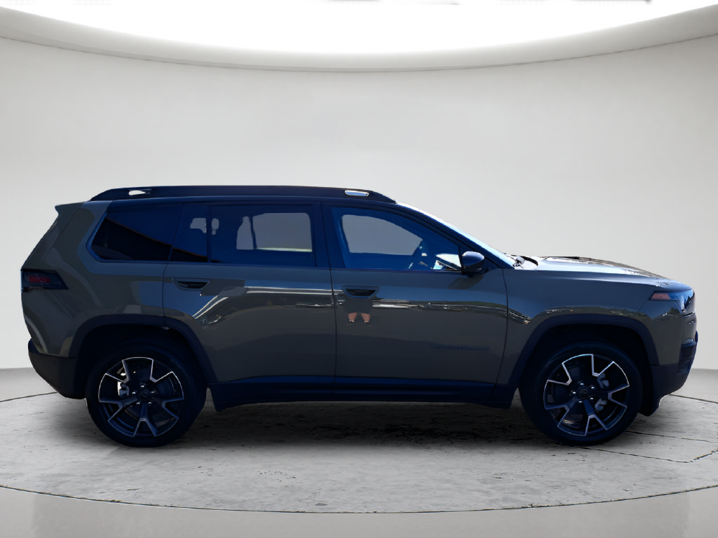 New 2026 Jeep Cherokee Overland w/ Trailer Tow Group AWD/4WD image 4