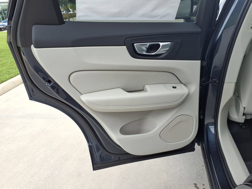 New 2026 Volvo XC60 T8 Ultra w/ Protection Package Premier AWD/4WD image 15