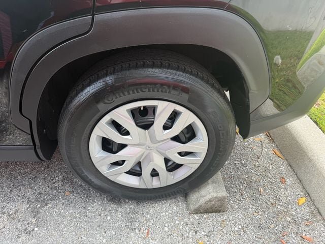 Certified 2023 Toyota Corolla Cross L FWD image 6