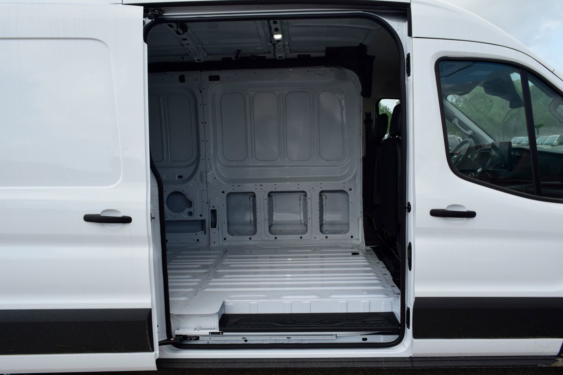 New 2026 Ford Transit 150 148 Medium Roof AWD image 21