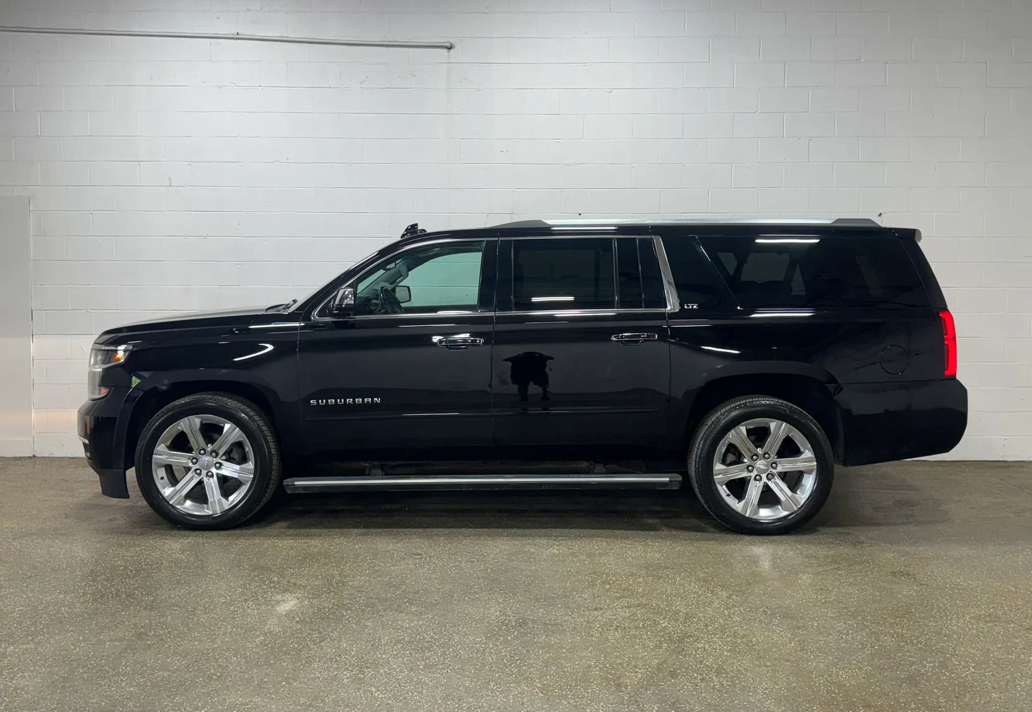 Used 2016 Chevrolet Suburban LTZ AWD/4WD image 6