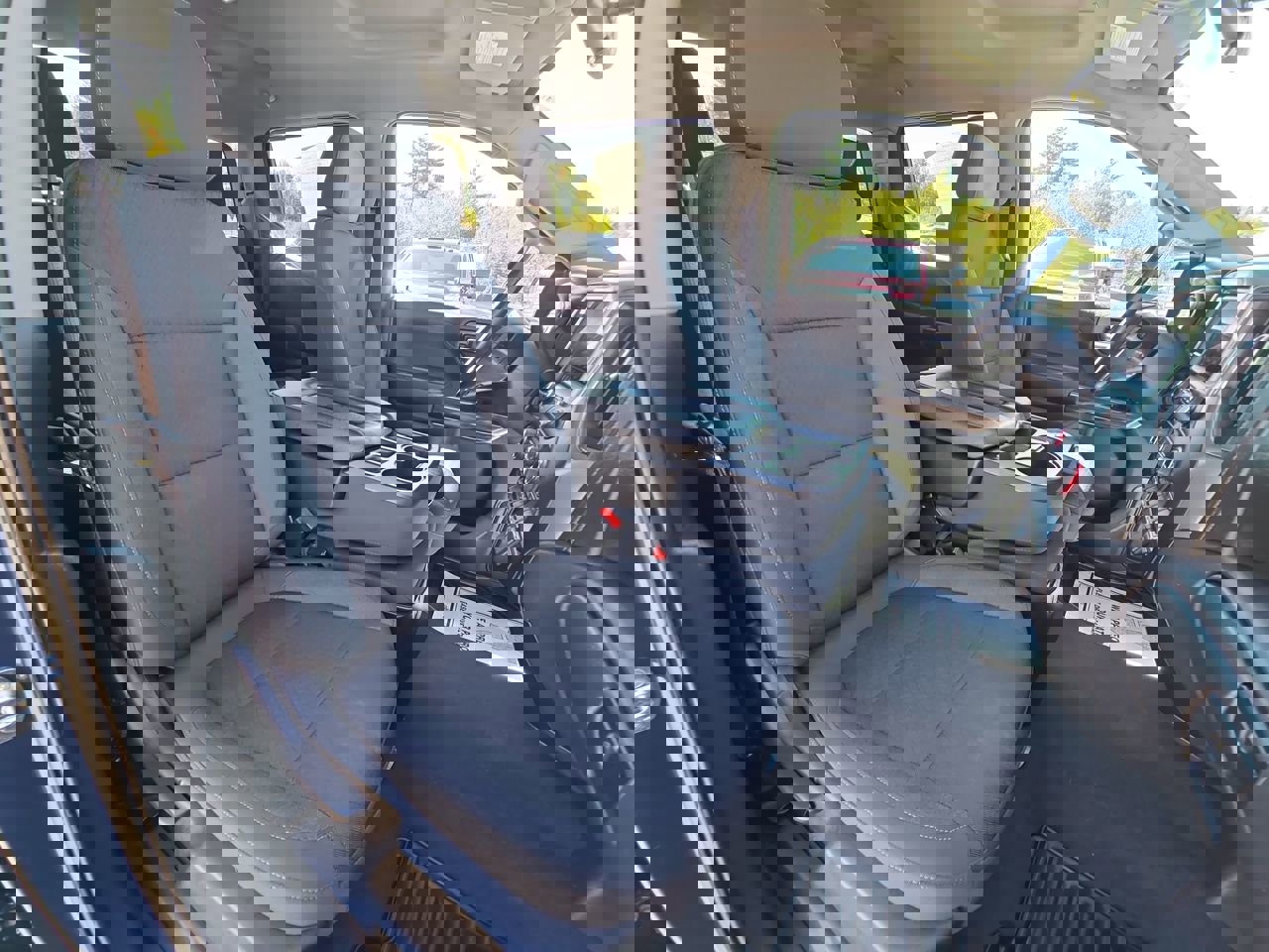 Used 2021 Chevrolet Silverado 1500 LT image 30