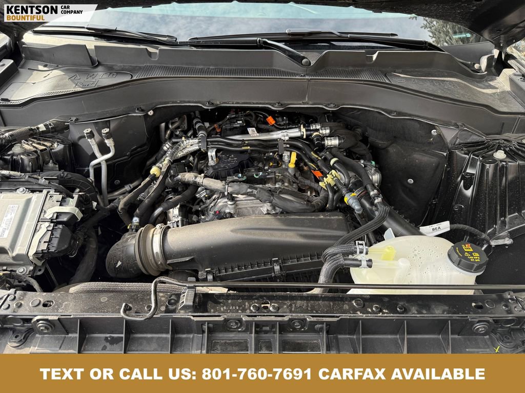 Used 2025 Ford Explorer Active AWD/4WD image 36