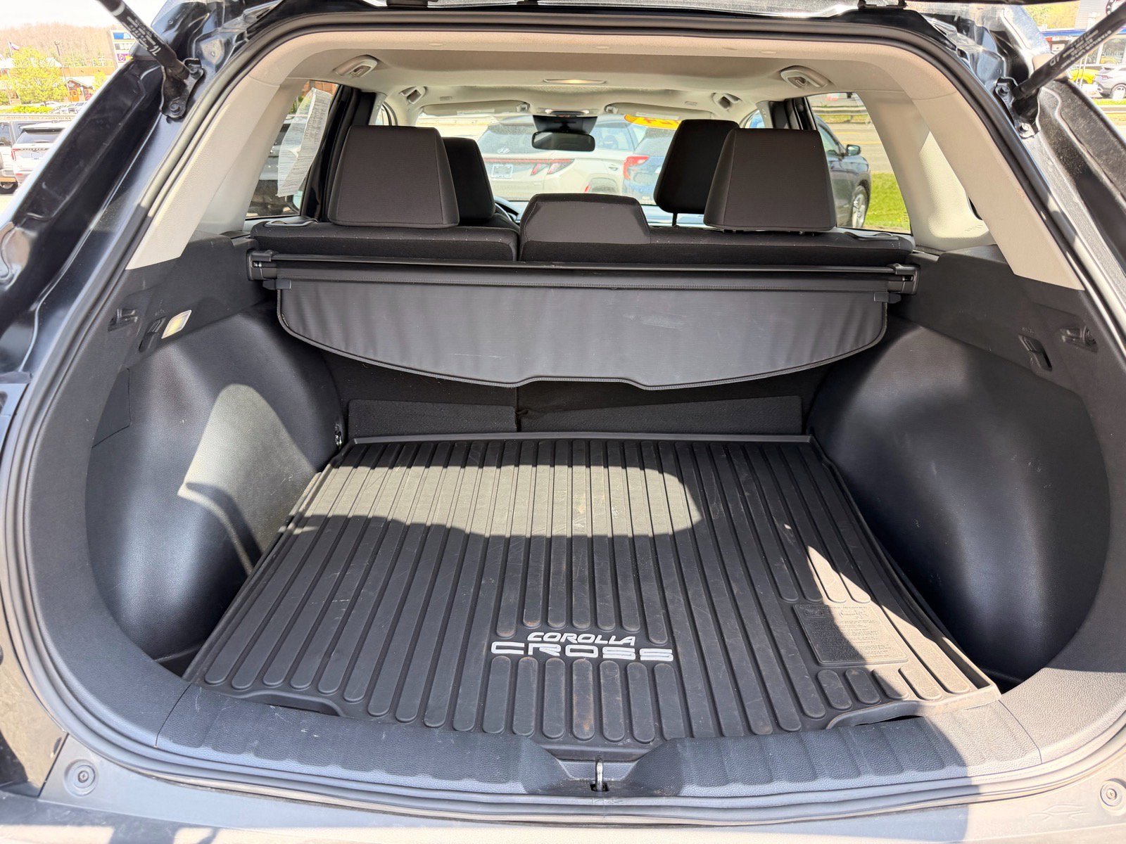 Used 2024 Toyota Corolla Cross LE w/ Moonroof Package AWD/4WD image 24