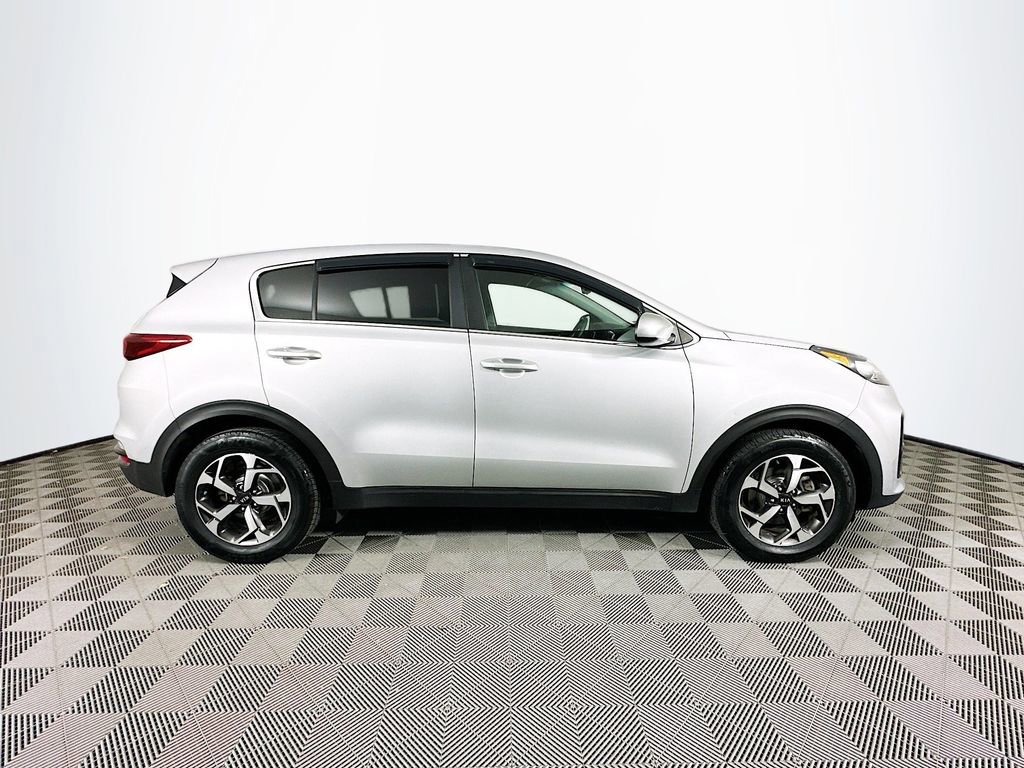 Used 2022 Kia Sportage LX image 11