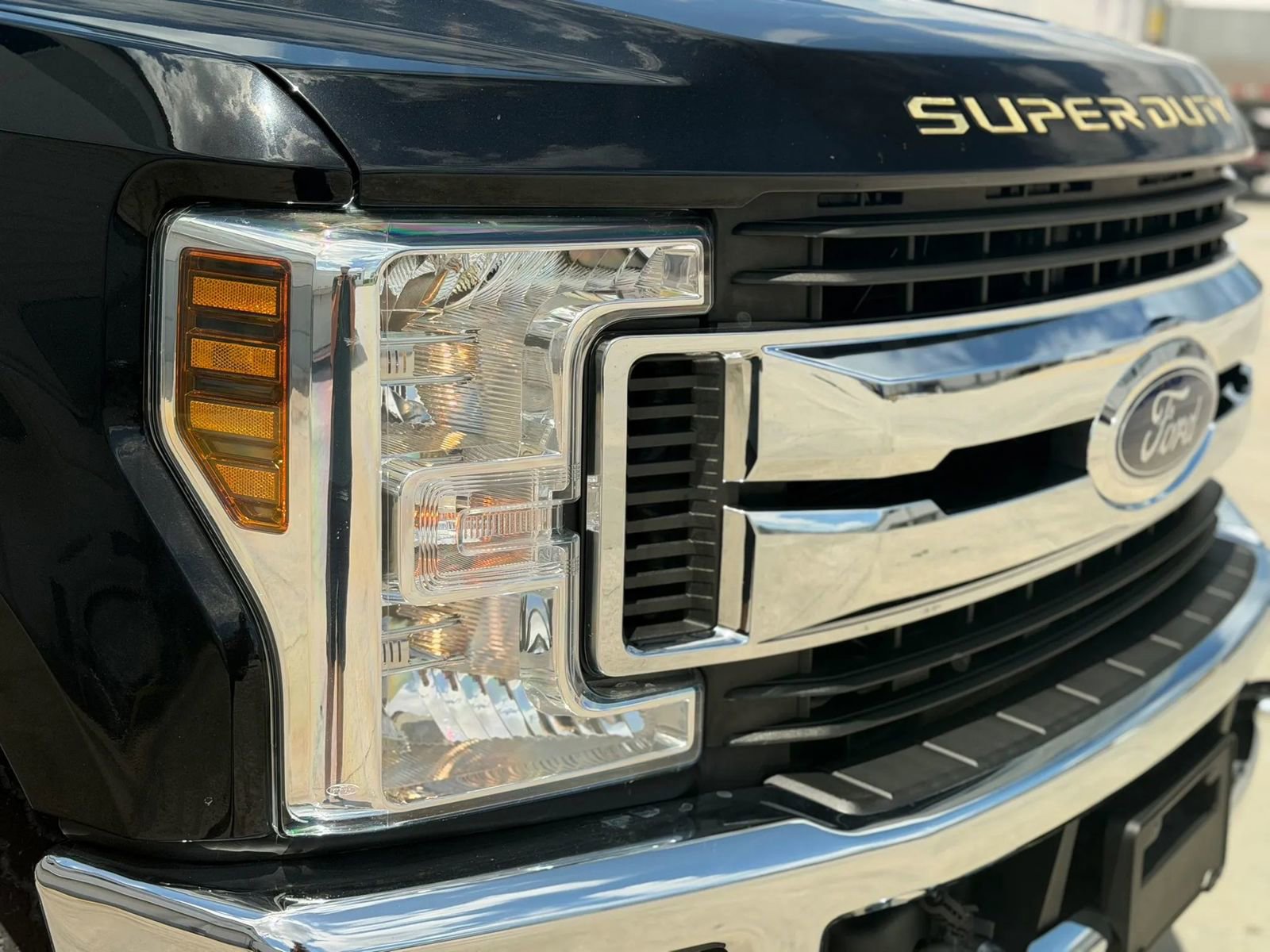Used 2019 Ford F250 XLT w/ XLT Premium Package AWD/4WD image 6