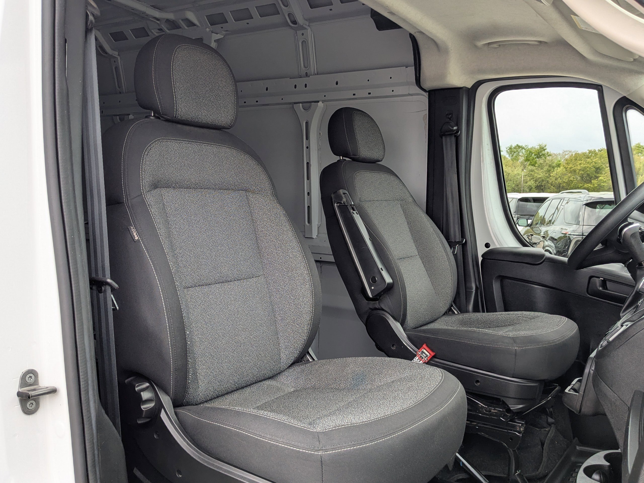 Used 2025 RAM ProMaster 2500 w/ Convenience Group image 15