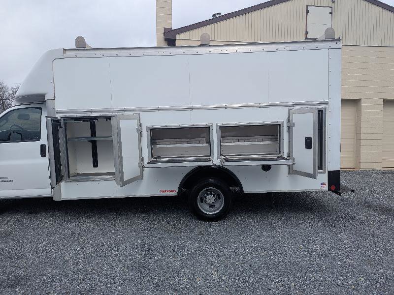 Used 2023 Chevrolet Express 4500 w/ Power Convenience Package RWD image 4