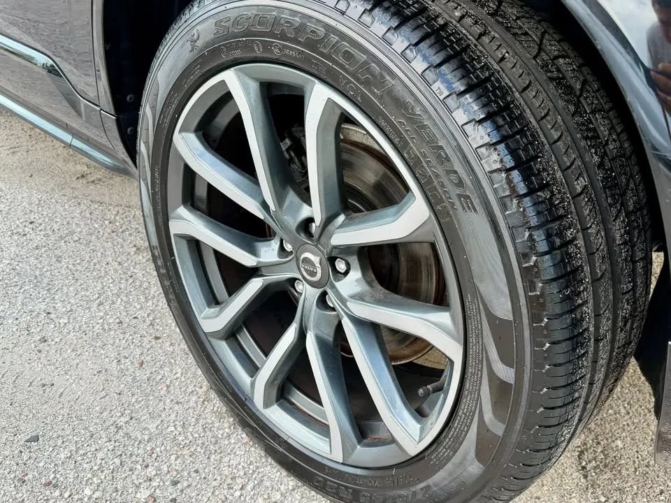 Used 2019 Volvo XC90 T5 Momentum w/ Multimedia Package FWD image 8