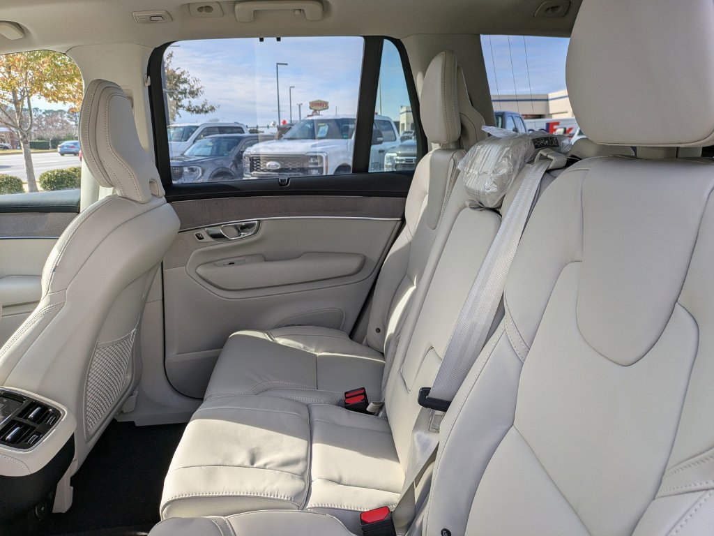 New 2026 Volvo XC90 B6 Ultra w/ Protection Package AWD/4WD image 13