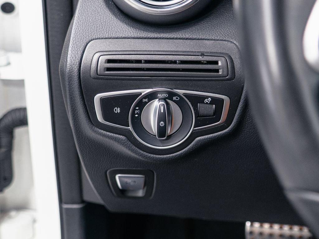 Certified 2022 Mercedes-Benz GLC 300 4MATIC Coupe image 9