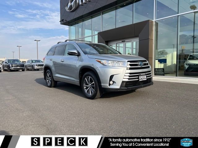 Used 2017 Toyota Highlander XLE