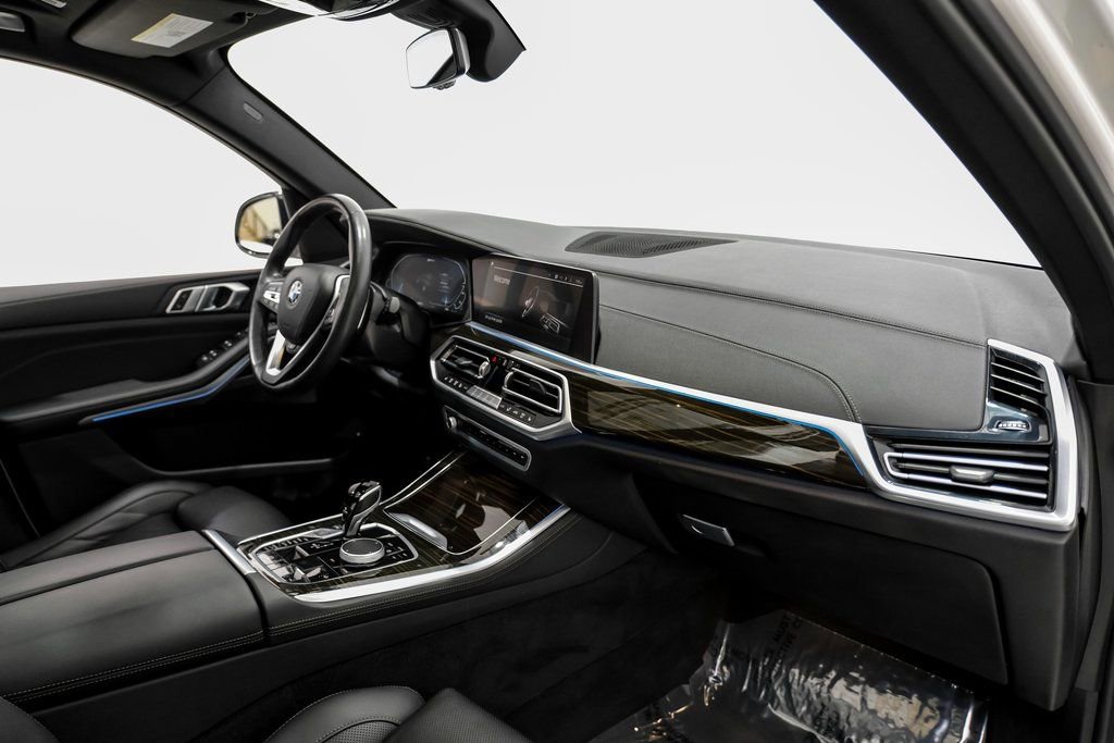 Used 2023 BMW X5 xDrive45e image 10