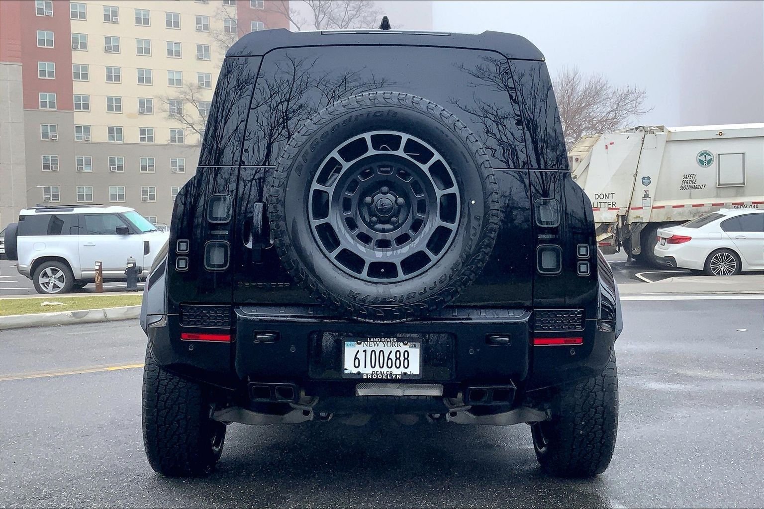 Certified 2026 Land Rover Defender 110 OCTA AWD/4WD image 4