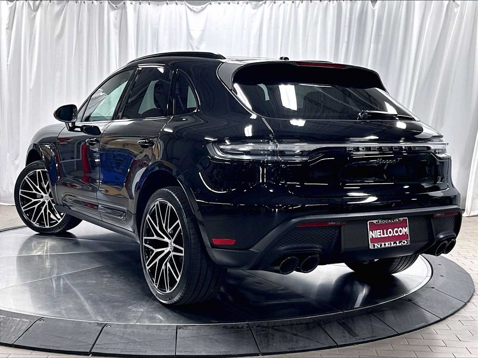 Used 2026 Porsche Macan Turbo AWD/4WD image 3
