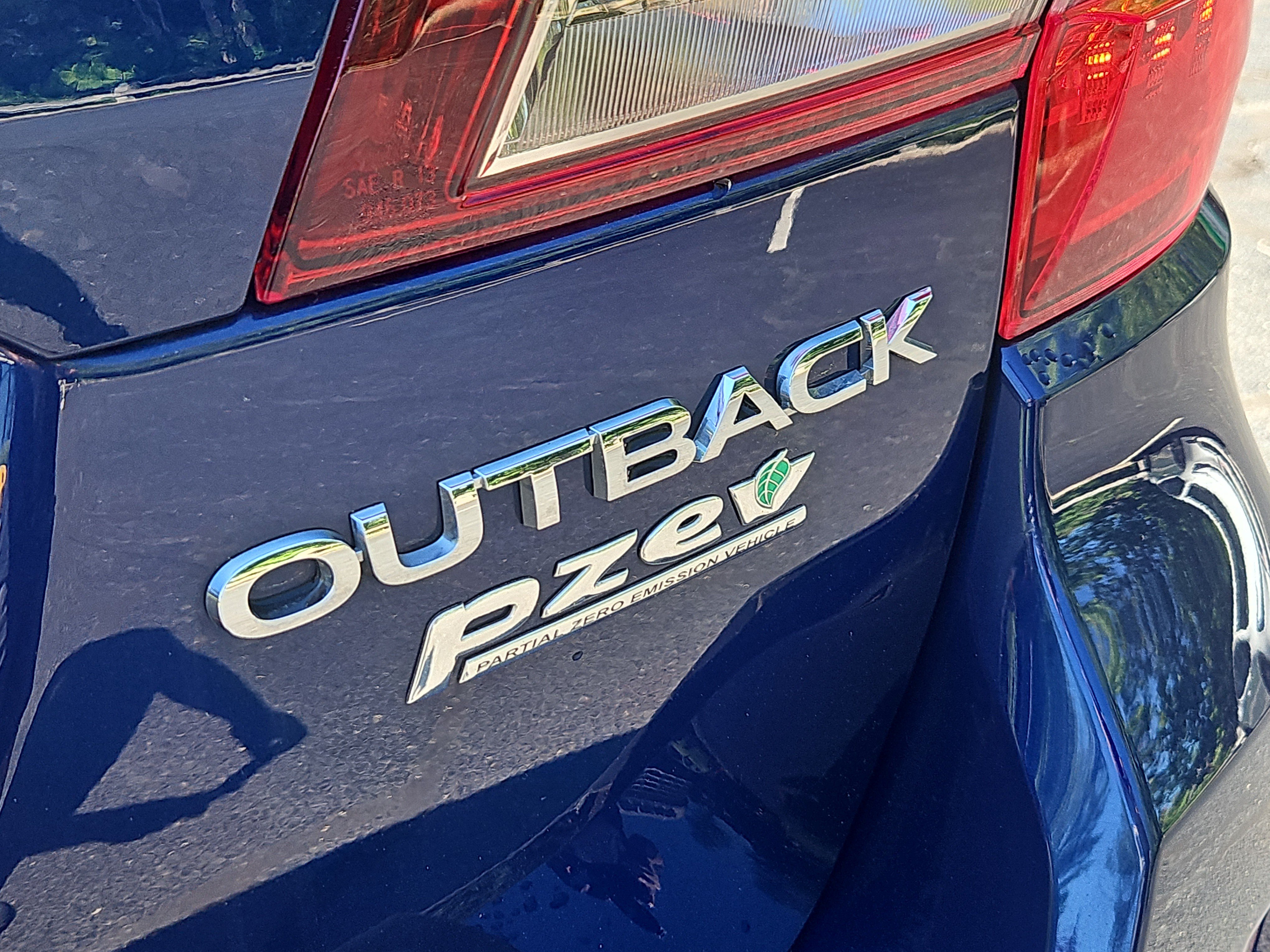 Used 2017 Subaru Outback 2.5i Limited AWD/4WD image 5
