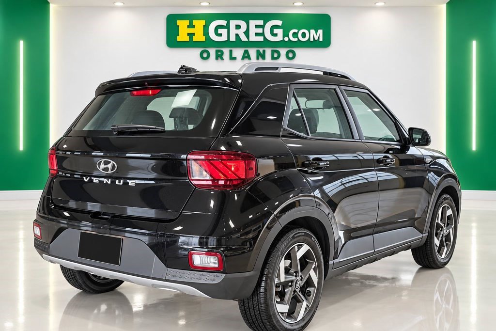 Used 2026 Hyundai Venue SEL FWD image 6