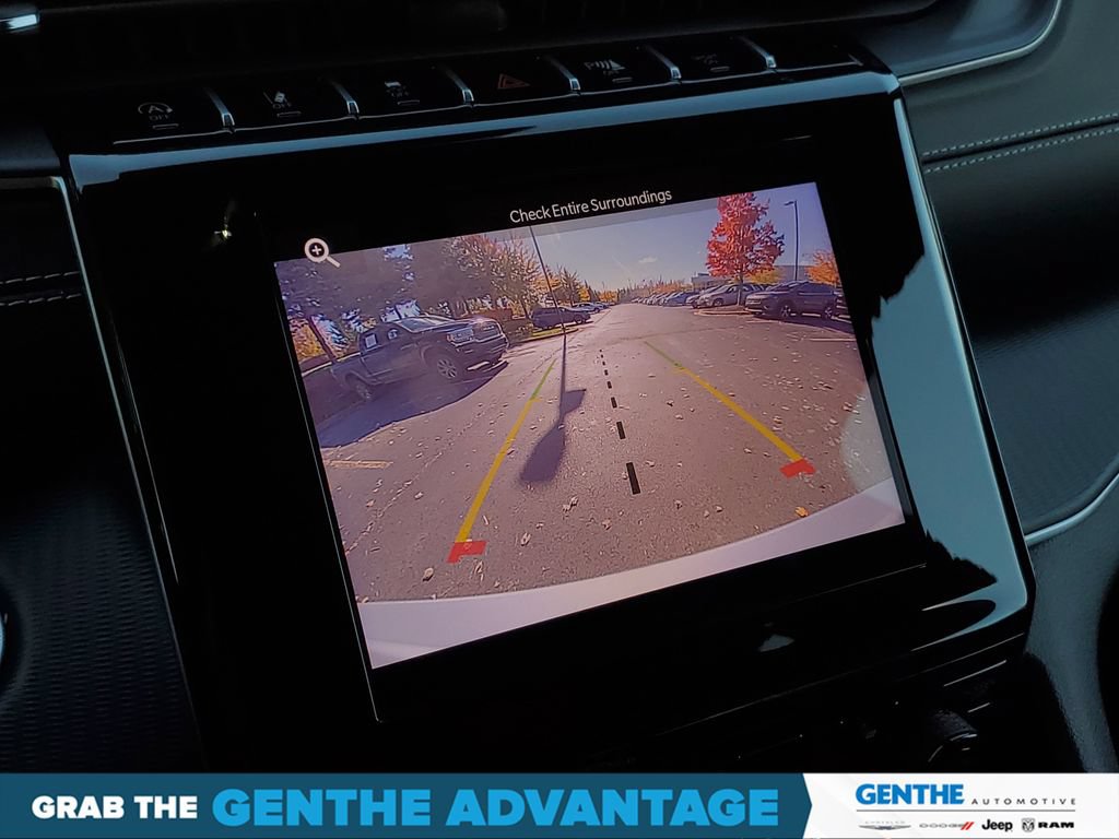 Used 2024 Jeep Grand Cherokee L Altitude AWD/4WD image 19