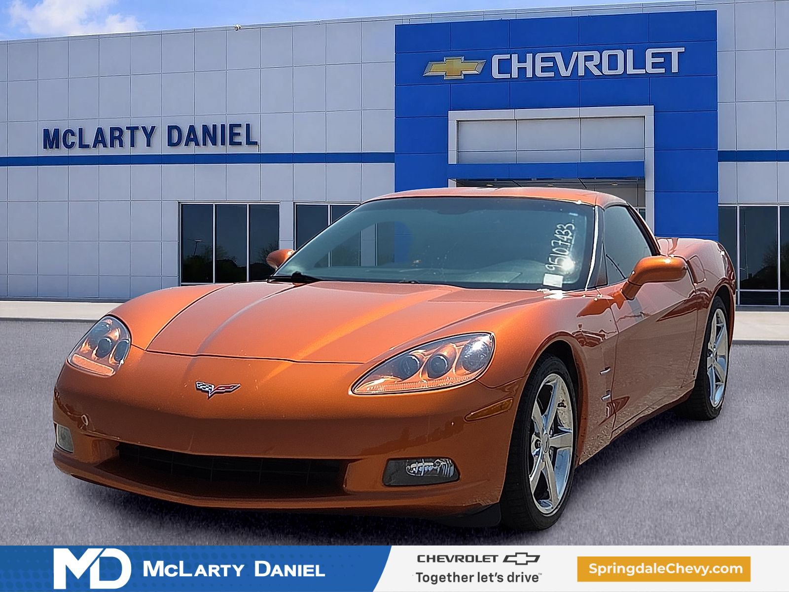 Used 2009 Chevrolet Corvette Coupe w/ Z51 Performance Package RWD image 2