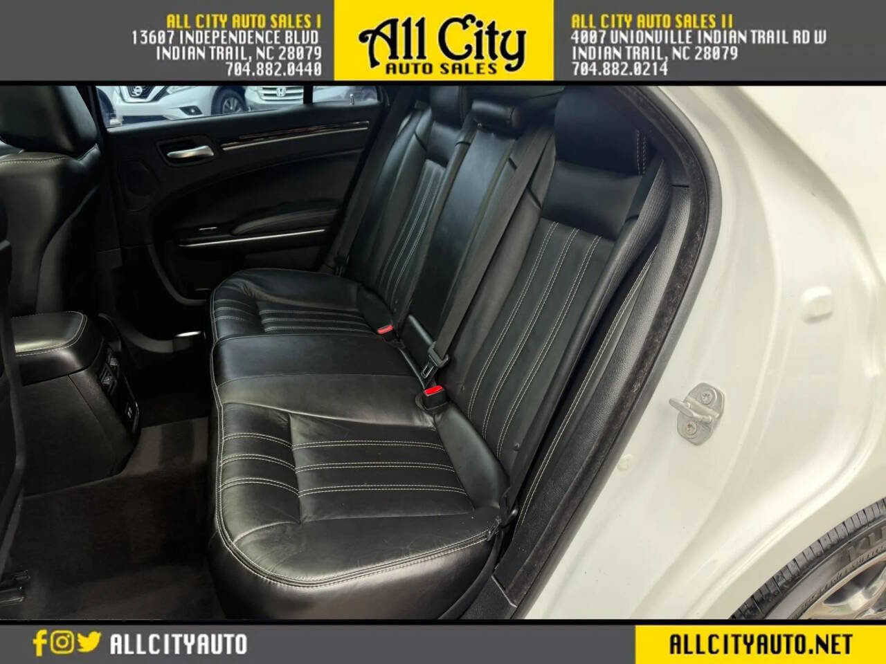 Used 2018 Chrysler 300 S w/ 300S Premium Group RWD image 17