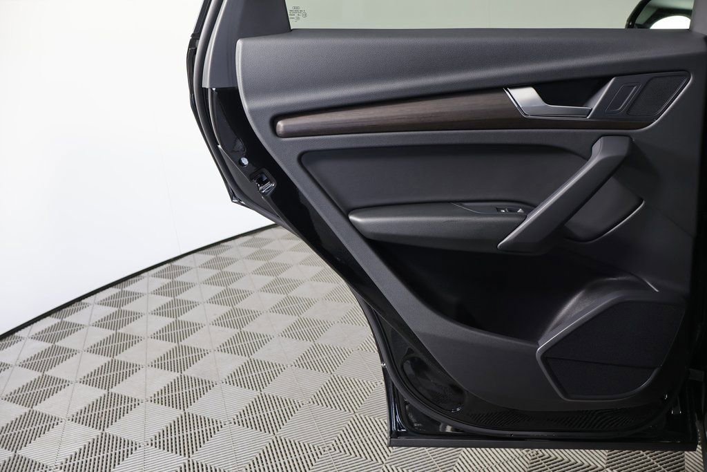 Used 2024 Audi Q5 e Premium image 13