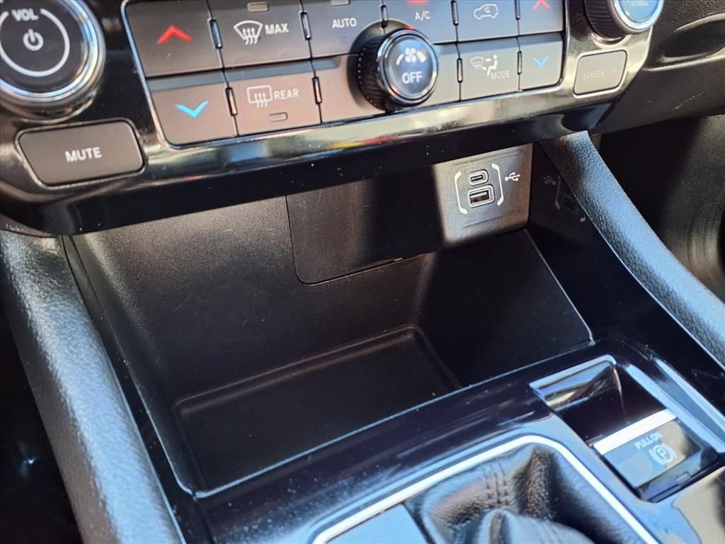 Used 2023 Jeep Compass Limited image 8