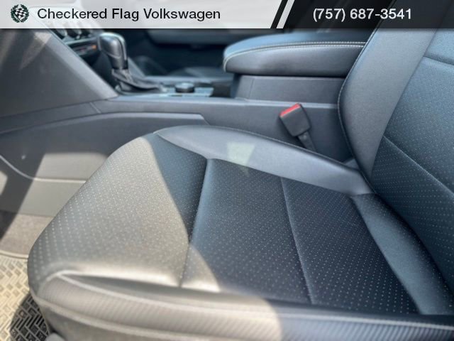 Used 2023 Volkswagen Atlas Cross Sport SE w/ Black Wheel Package image 22