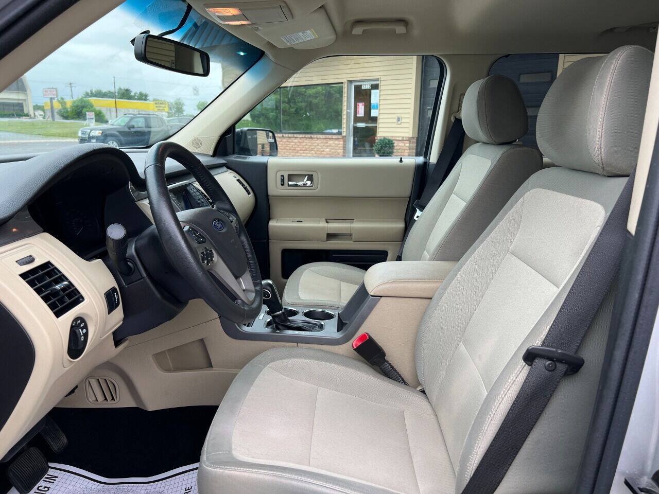 Used 2019 Ford Flex SE FWD image 9