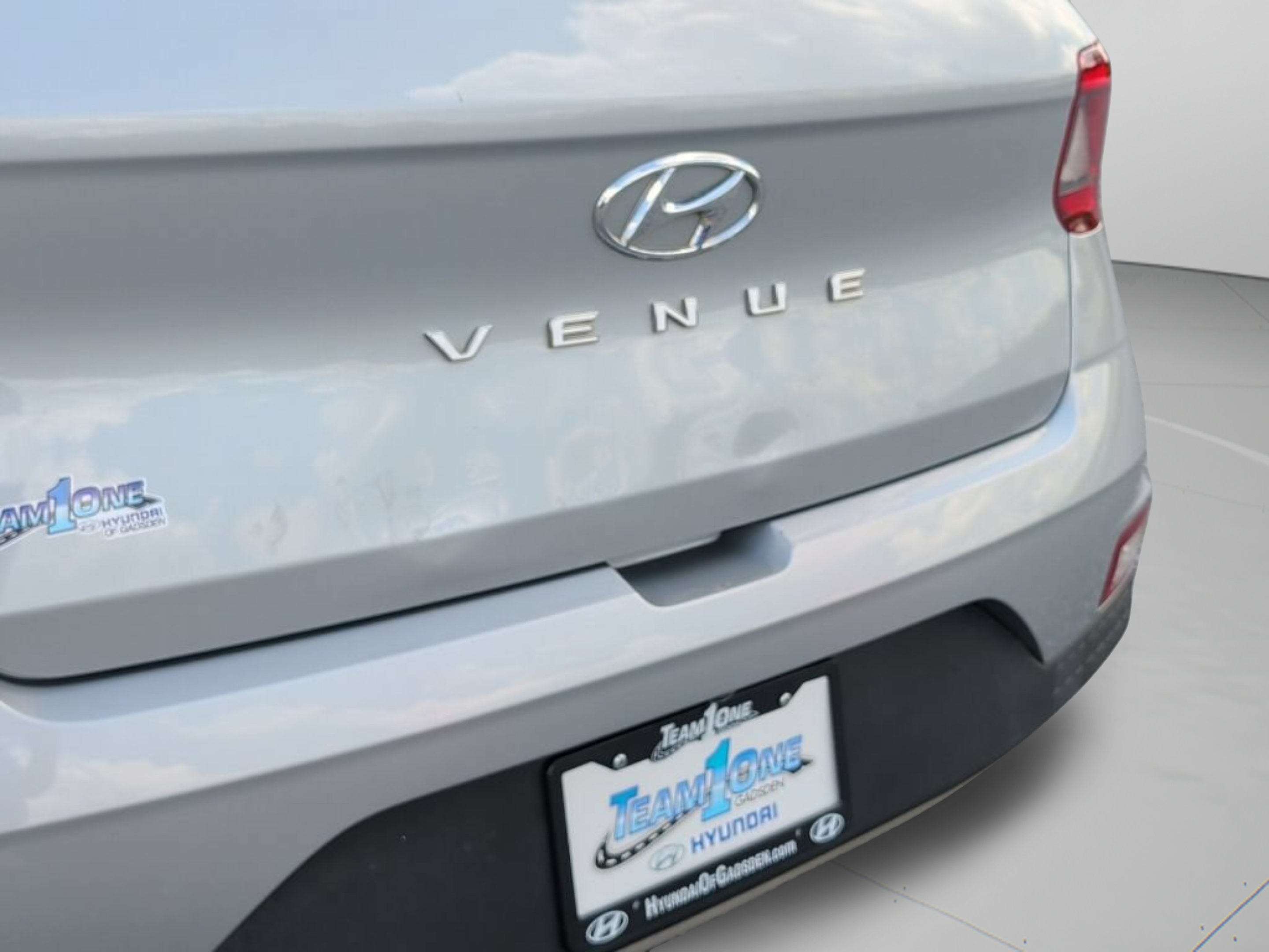 Used 2022 Hyundai Venue SEL FWD image 15