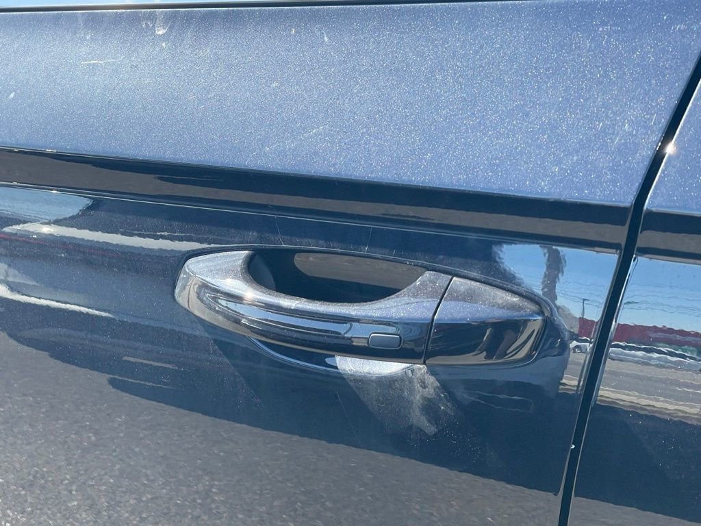 Certified 2025 Volkswagen Taos SE w/ Panoramic Sunroof Package image 23